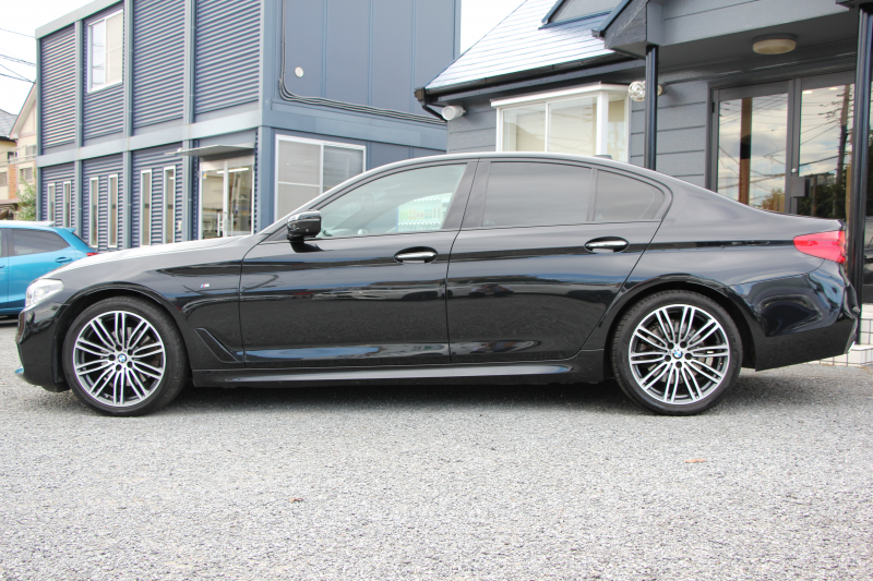 BMW 5シリーズ 523i Mｽﾎﾟｰﾂ 追従ACC ｽﾃｱﾘﾝｸﾞｻﾎﾟｰﾄ LEDﾍｯﾄﾞﾗｲﾄ ｵｰﾄﾊｲﾋﾞｰﾑ 360度ｶﾒﾗ ﾀｯﾁ画面HDDﾅﾋﾞTV 電動ﾄﾗﾝｸ ﾊﾟﾄﾞﾙｼﾌﾄ 専用ｴｱﾛ 19AW ｽﾏｰﾄｷｰ Bluetooth接続 衝突軽減ﾌﾞﾚｰｷ 車線逸脱警告 歩行者警告 ｱﾝﾋﾞｴﾝﾄﾗｲﾄ 2年保証