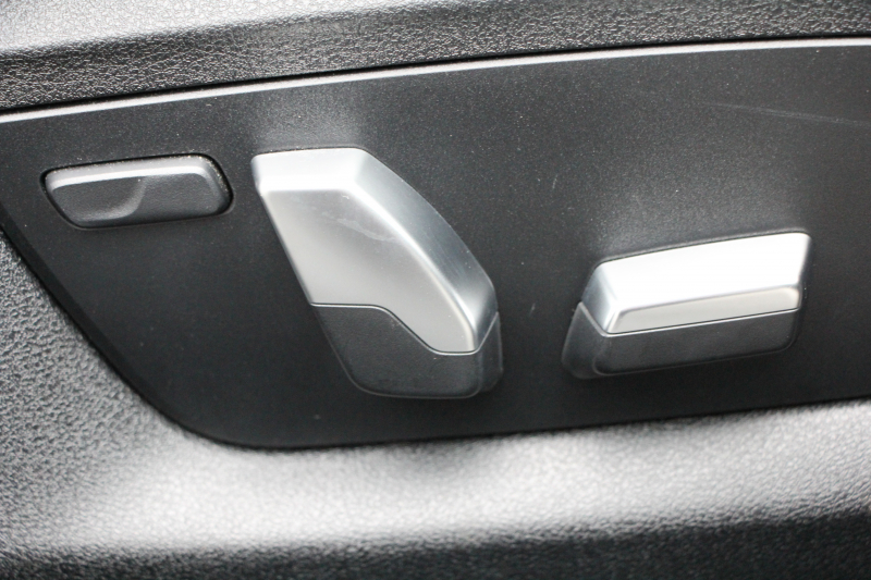 BMW 5シリーズ 523i Mｽﾎﾟｰﾂ 追従ACC ｽﾃｱﾘﾝｸﾞｻﾎﾟｰﾄ LEDﾍｯﾄﾞﾗｲﾄ ｵｰﾄﾊｲﾋﾞｰﾑ 360度ｶﾒﾗ ﾀｯﾁ画面HDDﾅﾋﾞTV 電動ﾄﾗﾝｸ ﾊﾟﾄﾞﾙｼﾌﾄ 専用ｴｱﾛ 19AW ｽﾏｰﾄｷｰ Bluetooth接続 衝突軽減ﾌﾞﾚｰｷ 車線逸脱警告 歩行者警告 ｱﾝﾋﾞｴﾝﾄﾗｲﾄ 2年保証