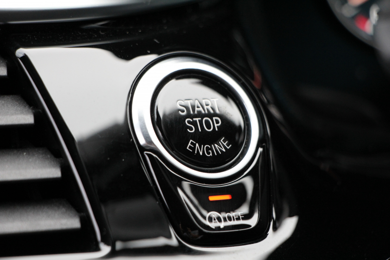 BMW 5シリーズ 523i Mｽﾎﾟｰﾂ 追従ACC ｽﾃｱﾘﾝｸﾞｻﾎﾟｰﾄ LEDﾍｯﾄﾞﾗｲﾄ ｵｰﾄﾊｲﾋﾞｰﾑ 360度ｶﾒﾗ ﾀｯﾁ画面HDDﾅﾋﾞTV 電動ﾄﾗﾝｸ ﾊﾟﾄﾞﾙｼﾌﾄ 専用ｴｱﾛ 19AW ｽﾏｰﾄｷｰ Bluetooth接続 衝突軽減ﾌﾞﾚｰｷ 車線逸脱警告 歩行者警告 ｱﾝﾋﾞｴﾝﾄﾗｲﾄ 2年保証