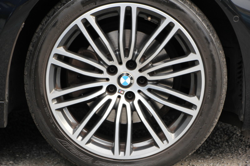 BMW 5シリーズ 523i Mｽﾎﾟｰﾂ 追従ACC ｽﾃｱﾘﾝｸﾞｻﾎﾟｰﾄ LEDﾍｯﾄﾞﾗｲﾄ ｵｰﾄﾊｲﾋﾞｰﾑ 360度ｶﾒﾗ ﾀｯﾁ画面HDDﾅﾋﾞTV 電動ﾄﾗﾝｸ ﾊﾟﾄﾞﾙｼﾌﾄ 専用ｴｱﾛ 19AW ｽﾏｰﾄｷｰ Bluetooth接続 衝突軽減ﾌﾞﾚｰｷ 車線逸脱警告 歩行者警告 ｱﾝﾋﾞｴﾝﾄﾗｲﾄ 2年保証