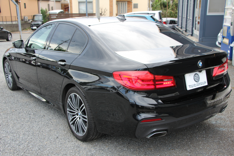 BMW 5シリーズ 523i Mｽﾎﾟｰﾂ 追従ACC ｽﾃｱﾘﾝｸﾞｻﾎﾟｰﾄ LEDﾍｯﾄﾞﾗｲﾄ ｵｰﾄﾊｲﾋﾞｰﾑ 360度ｶﾒﾗ ﾀｯﾁ画面HDDﾅﾋﾞTV 電動ﾄﾗﾝｸ ﾊﾟﾄﾞﾙｼﾌﾄ 専用ｴｱﾛ 19AW ｽﾏｰﾄｷｰ Bluetooth接続 衝突軽減ﾌﾞﾚｰｷ 車線逸脱警告 歩行者警告 ｱﾝﾋﾞｴﾝﾄﾗｲﾄ 2年保証
