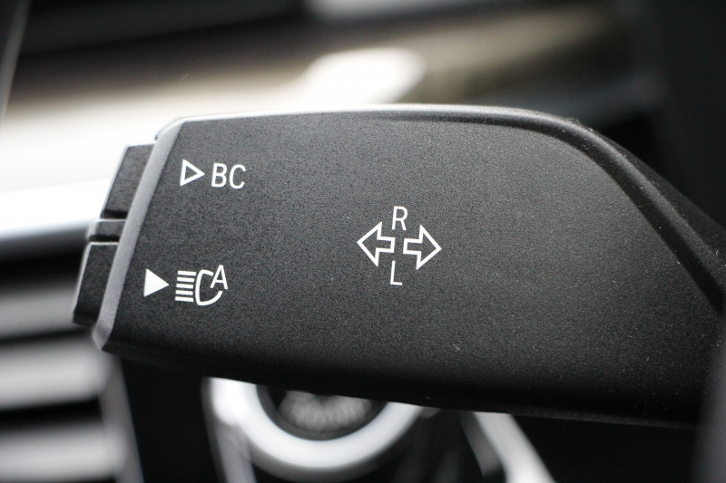 BMW 5シリーズ 523i Mｽﾎﾟｰﾂ 追従ACC ｽﾃｱﾘﾝｸﾞｻﾎﾟｰﾄ LEDﾍｯﾄﾞﾗｲﾄ ｵｰﾄﾊｲﾋﾞｰﾑ 360度ｶﾒﾗ ﾀｯﾁ画面HDDﾅﾋﾞTV 電動ﾄﾗﾝｸ ﾊﾟﾄﾞﾙｼﾌﾄ 専用ｴｱﾛ 19AW ｽﾏｰﾄｷｰ Bluetooth接続 衝突軽減ﾌﾞﾚｰｷ 車線逸脱警告 歩行者警告 ｱﾝﾋﾞｴﾝﾄﾗｲﾄ 2年保証