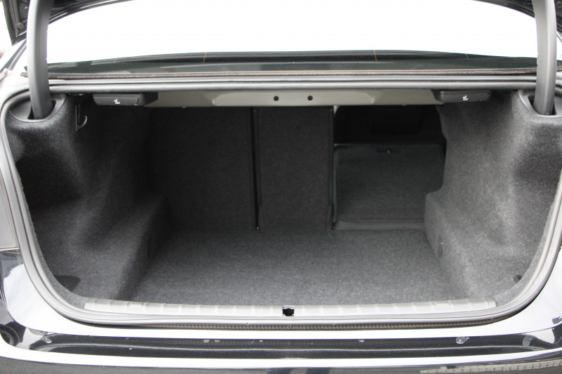 BMW 5シリーズ 523i Mｽﾎﾟｰﾂ 追従ACC ｽﾃｱﾘﾝｸﾞｻﾎﾟｰﾄ LEDﾍｯﾄﾞﾗｲﾄ ｵｰﾄﾊｲﾋﾞｰﾑ 360度ｶﾒﾗ ﾀｯﾁ画面HDDﾅﾋﾞTV 電動ﾄﾗﾝｸ ﾊﾟﾄﾞﾙｼﾌﾄ 専用ｴｱﾛ 19AW ｽﾏｰﾄｷｰ Bluetooth接続 衝突軽減ﾌﾞﾚｰｷ 車線逸脱警告 歩行者警告 ｱﾝﾋﾞｴﾝﾄﾗｲﾄ 2年保証