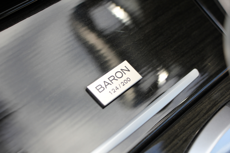 BMW 5シリーズ 523d ｾﾚﾌﾞﾚｰｼｮﾝｴﾃﾞｨｼｮﾝ ﾊﾞﾛﾝ 限定車 最終ﾓﾃﾞﾙ ｵｲｽﾀｰﾚｻﾞｰ LEDﾍｯﾄﾞﾗｲﾄ&ﾌｫｸﾞ追従ACC ﾚｰﾝﾁｪﾝｼﾞ警告 全ﾄﾞｱｿﾌﾄｸﾛｰｽﾞ電動ﾄﾗﾝｸ 液晶ﾒｰﾀｰ HDDﾅﾋﾞTV Bｶﾒﾗ 衝突軽減ﾌﾞﾚｰｷ 車線逸脱警告 歩行者警告 2年保証