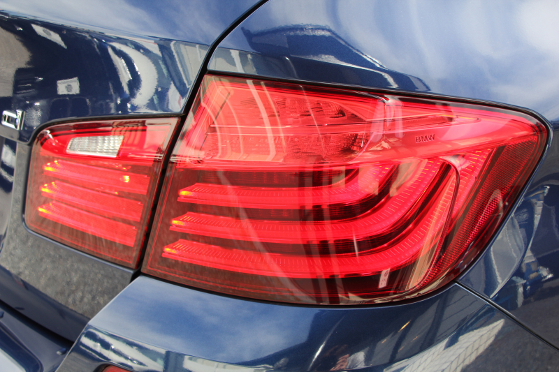 BMW 5シリーズ 523d ｾﾚﾌﾞﾚｰｼｮﾝｴﾃﾞｨｼｮﾝ ﾊﾞﾛﾝ 限定車 最終ﾓﾃﾞﾙ ｵｲｽﾀｰﾚｻﾞｰ LEDﾍｯﾄﾞﾗｲﾄ&ﾌｫｸﾞ追従ACC ﾚｰﾝﾁｪﾝｼﾞ警告 全ﾄﾞｱｿﾌﾄｸﾛｰｽﾞ電動ﾄﾗﾝｸ 液晶ﾒｰﾀｰ HDDﾅﾋﾞTV Bｶﾒﾗ 衝突軽減ﾌﾞﾚｰｷ 車線逸脱警告 歩行者警告 2年保証