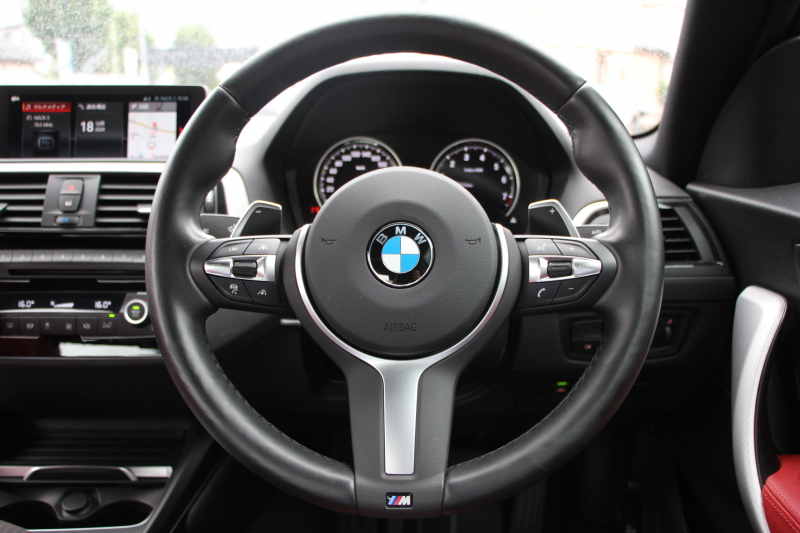 BMW 2シリーズ M240i ｸｰﾍﾟ最終ﾓﾃﾞﾙ 型式変更後 ﾋｰﾀｰ赤革 直6ﾀｰﾎﾞ340馬力 B58新ｴﾝｼﾞﾝ ｱﾀﾞﾌﾟﾃｨﾌﾞMｻｽ 追従ACC LEDﾍｯﾄﾞﾗｲﾄ&ﾃｰﾙ ﾀｯﾁ画面HDDﾅﾋﾞPｱｼｽﾄ 衝突軽減ﾌﾞﾚｰｷ 車線逸脱警告 歩行者警告 ﾊﾟﾄﾞﾙｼﾌﾄ ｽﾏｰﾄｷｰ 専用18AW&ﾌﾞﾚｰｷ 2年保証