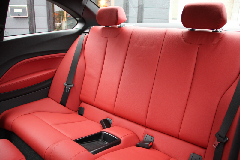 BMW 2シリーズ M240i ｸｰﾍﾟ最終ﾓﾃﾞﾙ 型式変更後 ﾋｰﾀｰ赤革 直6ﾀｰﾎﾞ340馬力 B58新ｴﾝｼﾞﾝ ｱﾀﾞﾌﾟﾃｨﾌﾞMｻｽ 追従ACC LEDﾍｯﾄﾞﾗｲﾄ&ﾃｰﾙ ﾀｯﾁ画面HDDﾅﾋﾞPｱｼｽﾄ 衝突軽減ﾌﾞﾚｰｷ 車線逸脱警告 歩行者警告 ﾊﾟﾄﾞﾙｼﾌﾄ ｽﾏｰﾄｷｰ 専用18AW&ﾌﾞﾚｰｷ 2年保証