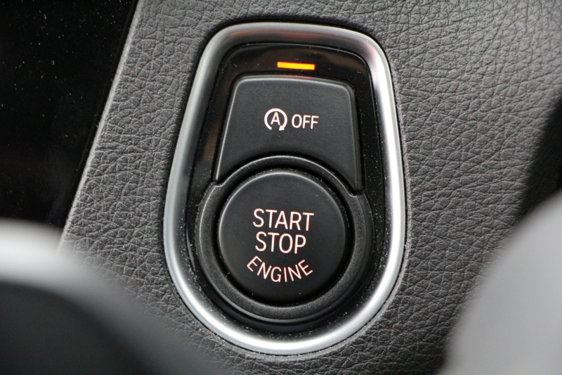 BMW 2シリーズ M240i ｸｰﾍﾟ最終ﾓﾃﾞﾙ 型式変更後 ﾋｰﾀｰ赤革 直6ﾀｰﾎﾞ340馬力 B58新ｴﾝｼﾞﾝ ｱﾀﾞﾌﾟﾃｨﾌﾞMｻｽ 追従ACC LEDﾍｯﾄﾞﾗｲﾄ&ﾃｰﾙ ﾀｯﾁ画面HDDﾅﾋﾞPｱｼｽﾄ 衝突軽減ﾌﾞﾚｰｷ 車線逸脱警告 歩行者警告 ﾊﾟﾄﾞﾙｼﾌﾄ ｽﾏｰﾄｷｰ 専用18AW&ﾌﾞﾚｰｷ 2年保証