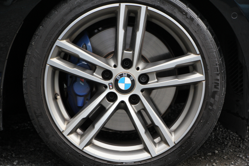 BMW 2シリーズ M240i ｸｰﾍﾟ最終ﾓﾃﾞﾙ 型式変更後 ﾋｰﾀｰ赤革 直6ﾀｰﾎﾞ340馬力 B58新ｴﾝｼﾞﾝ ｱﾀﾞﾌﾟﾃｨﾌﾞMｻｽ 追従ACC LEDﾍｯﾄﾞﾗｲﾄ&ﾃｰﾙ ﾀｯﾁ画面HDDﾅﾋﾞPｱｼｽﾄ 衝突軽減ﾌﾞﾚｰｷ 車線逸脱警告 歩行者警告 ﾊﾟﾄﾞﾙｼﾌﾄ ｽﾏｰﾄｷｰ 専用18AW&ﾌﾞﾚｰｷ 2年保証