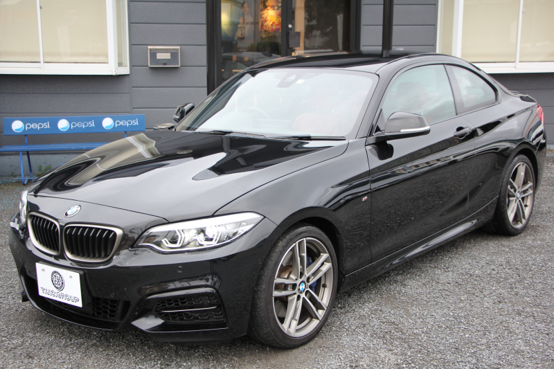 BMW 2シリーズ M240i ｸｰﾍﾟ最終ﾓﾃﾞﾙ 型式変更後 ﾋｰﾀｰ赤革 直6ﾀｰﾎﾞ340馬力 B58新ｴﾝｼﾞﾝ ｱﾀﾞﾌﾟﾃｨﾌﾞMｻｽ 追従ACC LEDﾍｯﾄﾞﾗｲﾄ&ﾃｰﾙ ﾀｯﾁ画面HDDﾅﾋﾞPｱｼｽﾄ 衝突軽減ﾌﾞﾚｰｷ 車線逸脱警告 歩行者警告 ﾊﾟﾄﾞﾙｼﾌﾄ ｽﾏｰﾄｷｰ 専用18AW&ﾌﾞﾚｰｷ 2年保証