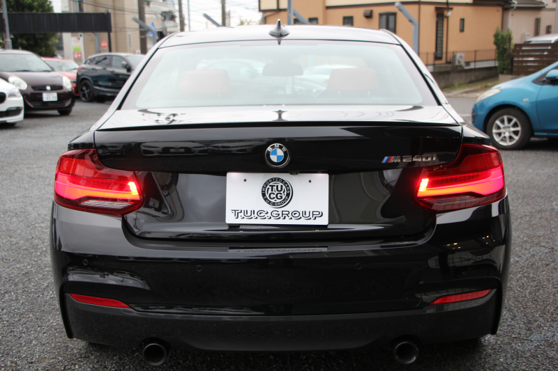 BMW 2シリーズ M240i ｸｰﾍﾟ最終ﾓﾃﾞﾙ 型式変更後 ﾋｰﾀｰ赤革 直6ﾀｰﾎﾞ340馬力 B58新ｴﾝｼﾞﾝ ｱﾀﾞﾌﾟﾃｨﾌﾞMｻｽ 追従ACC LEDﾍｯﾄﾞﾗｲﾄ&ﾃｰﾙ ﾀｯﾁ画面HDDﾅﾋﾞPｱｼｽﾄ 衝突軽減ﾌﾞﾚｰｷ 車線逸脱警告 歩行者警告 ﾊﾟﾄﾞﾙｼﾌﾄ ｽﾏｰﾄｷｰ 専用18AW&ﾌﾞﾚｰｷ 2年保証