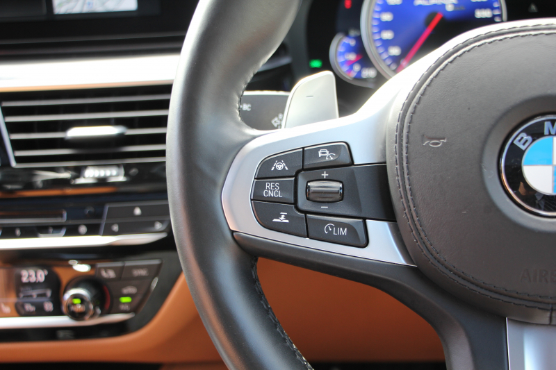 BMW 6シリーズ 640i Xﾄﾞﾗｲﾌﾞｸﾞﾗﾝﾂｰﾘｽﾓ Mｽﾎﾟｰﾂ ﾃﾞﾋﾞｭｰｴﾃﾞｨｼｮﾝ 40台限定車 4WD ﾘｱｴﾝﾀ-ﾃｲﾒﾝﾄ 後席ﾓﾆﾀｰ Bowers＆Wilkinsｻｳﾝﾄﾞﾊﾟﾉﾗﾏｻﾝﾙｰﾌ Fｺﾝﾌｫｰﾄｼｰﾄ&ﾍﾞﾝﾁﾚｰｼｮﾝ 全ﾋｰﾀｰ茶革 全ﾄﾞｱｿﾌﾄｸﾛｰｽﾞ360度ｶﾒﾗ Pｱｼｽﾄﾌﾟﾗｽ 追従ACC HUD 2年保証