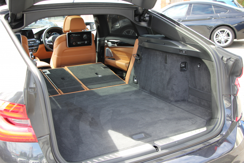 BMW 6シリーズ 640i Xﾄﾞﾗｲﾌﾞｸﾞﾗﾝﾂｰﾘｽﾓ Mｽﾎﾟｰﾂ ﾃﾞﾋﾞｭｰｴﾃﾞｨｼｮﾝ 40台限定車 4WD ﾘｱｴﾝﾀ-ﾃｲﾒﾝﾄ 後席ﾓﾆﾀｰ Bowers＆Wilkinsｻｳﾝﾄﾞﾊﾟﾉﾗﾏｻﾝﾙｰﾌ Fｺﾝﾌｫｰﾄｼｰﾄ&ﾍﾞﾝﾁﾚｰｼｮﾝ 全ﾋｰﾀｰ茶革 全ﾄﾞｱｿﾌﾄｸﾛｰｽﾞ360度ｶﾒﾗ Pｱｼｽﾄﾌﾟﾗｽ 追従ACC HUD 2年保証