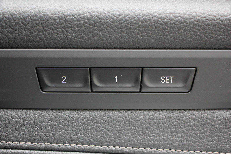 BMW 5シリーズ 530i Mｽﾎﾟｰﾂ ｾﾚｸﾄ&ｱﾄﾞﾊﾞﾝｽﾊﾟｯｹｰｼﾞ変更後ﾓﾃﾞﾙ 252馬力 ｻﾝﾙｰﾌ 全席ﾋｰﾀｰ黒革 ﾊｰﾏﾝｶｰﾄﾞﾝｻﾗｳﾝﾄﾞ4ｿﾞｰﾝｴｱｺﾝ 変更後液晶ﾒｰﾀｰ LEDﾍｯﾄﾞﾗｲﾄ ｵｰﾄﾊｲﾋﾞｰﾑ ﾀｯﾁ画面HDDﾅﾋﾞTV 360度ｶﾒﾗ 電動ﾄﾗﾝｸ 2年保証