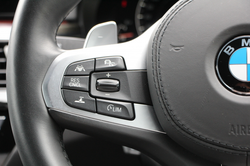 BMW 5シリーズ 530i Mｽﾎﾟｰﾂ ｾﾚｸﾄ&ｱﾄﾞﾊﾞﾝｽﾊﾟｯｹｰｼﾞ変更後ﾓﾃﾞﾙ 252馬力 ｻﾝﾙｰﾌ 全席ﾋｰﾀｰ黒革 ﾊｰﾏﾝｶｰﾄﾞﾝｻﾗｳﾝﾄﾞ4ｿﾞｰﾝｴｱｺﾝ 変更後液晶ﾒｰﾀｰ LEDﾍｯﾄﾞﾗｲﾄ ｵｰﾄﾊｲﾋﾞｰﾑ ﾀｯﾁ画面HDDﾅﾋﾞTV 360度ｶﾒﾗ 電動ﾄﾗﾝｸ 2年保証