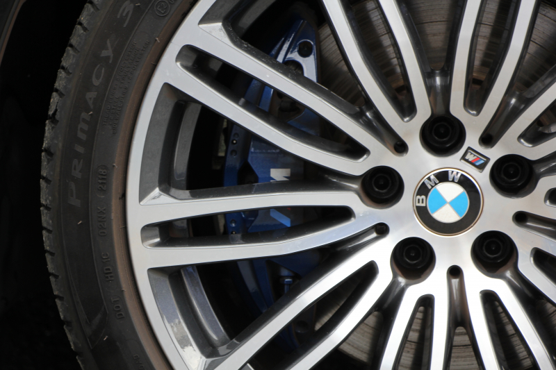 BMW 5シリーズ 530i Mｽﾎﾟｰﾂ ｾﾚｸﾄ&ｱﾄﾞﾊﾞﾝｽﾊﾟｯｹｰｼﾞ変更後ﾓﾃﾞﾙ 252馬力 ｻﾝﾙｰﾌ 全席ﾋｰﾀｰ黒革 ﾊｰﾏﾝｶｰﾄﾞﾝｻﾗｳﾝﾄﾞ4ｿﾞｰﾝｴｱｺﾝ 変更後液晶ﾒｰﾀｰ LEDﾍｯﾄﾞﾗｲﾄ ｵｰﾄﾊｲﾋﾞｰﾑ ﾀｯﾁ画面HDDﾅﾋﾞTV 360度ｶﾒﾗ 電動ﾄﾗﾝｸ 2年保証