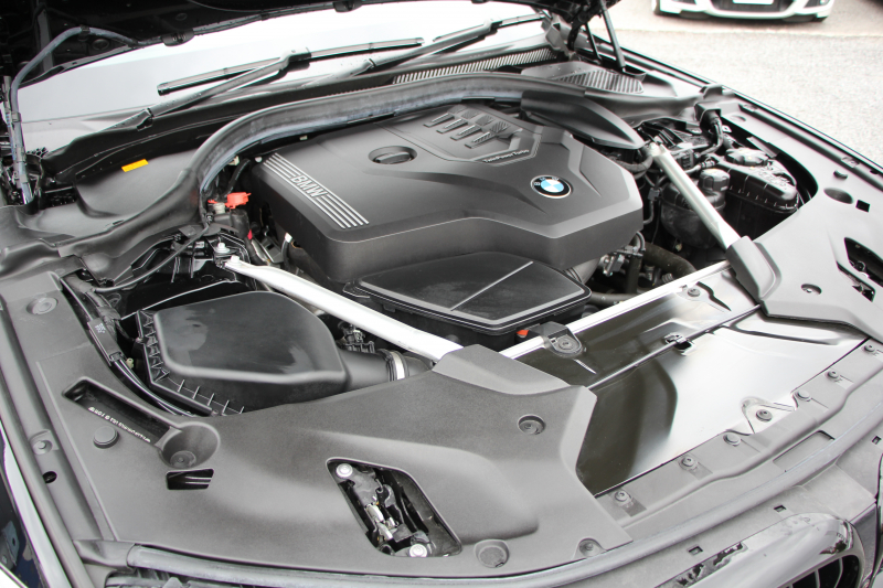 BMW 5シリーズ 530i Mｽﾎﾟｰﾂ ｾﾚｸﾄ&ｱﾄﾞﾊﾞﾝｽﾊﾟｯｹｰｼﾞ変更後ﾓﾃﾞﾙ 252馬力 ｻﾝﾙｰﾌ 全席ﾋｰﾀｰ黒革 ﾊｰﾏﾝｶｰﾄﾞﾝｻﾗｳﾝﾄﾞ4ｿﾞｰﾝｴｱｺﾝ 変更後液晶ﾒｰﾀｰ LEDﾍｯﾄﾞﾗｲﾄ ｵｰﾄﾊｲﾋﾞｰﾑ ﾀｯﾁ画面HDDﾅﾋﾞTV 360度ｶﾒﾗ 電動ﾄﾗﾝｸ 2年保証