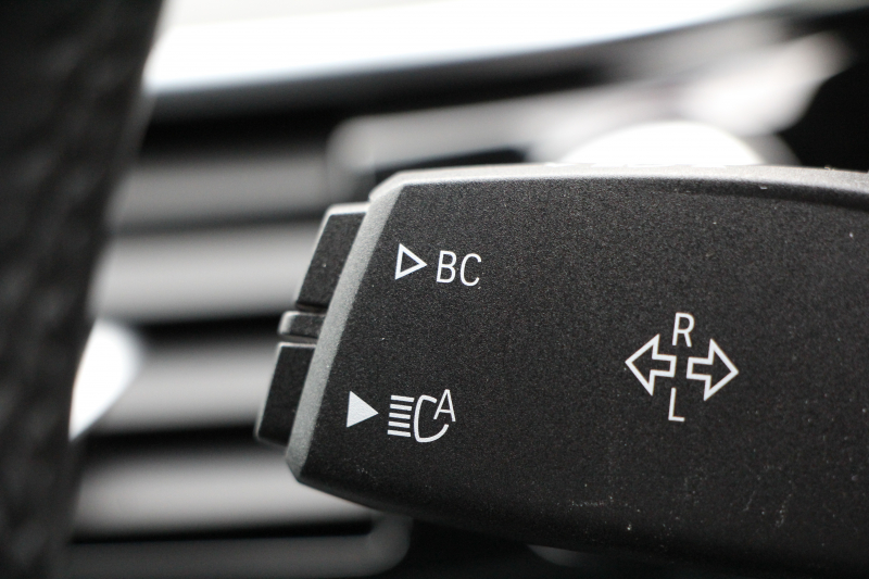 BMW 5シリーズ 530i Mｽﾎﾟｰﾂ ｾﾚｸﾄ&ｱﾄﾞﾊﾞﾝｽﾊﾟｯｹｰｼﾞ変更後ﾓﾃﾞﾙ 252馬力 ｻﾝﾙｰﾌ 全席ﾋｰﾀｰ黒革 ﾊｰﾏﾝｶｰﾄﾞﾝｻﾗｳﾝﾄﾞ4ｿﾞｰﾝｴｱｺﾝ 変更後液晶ﾒｰﾀｰ LEDﾍｯﾄﾞﾗｲﾄ ｵｰﾄﾊｲﾋﾞｰﾑ ﾀｯﾁ画面HDDﾅﾋﾞTV 360度ｶﾒﾗ 電動ﾄﾗﾝｸ 2年保証