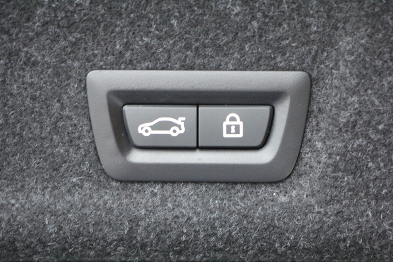 BMW 3シリーズ 320i Mｽﾎﾟｰﾂ ﾊｲﾗｲﾝ ｺﾝﾌｫｰﾄP 1ｵｰﾅ ﾋｰﾀｰ黒革 ﾗﾝﾊﾞｰｻﾎﾟｰﾄ ｵﾌﾟｼｮﾝ19AW 電動ﾄﾗﾝｸ Hifiｽﾋﾟｰｶｰ BMWﾗｲﾌﾞｺｯｸﾋﾟｯﾄ 置くだけ充電 LEDﾍｯﾄﾞﾗｲﾄ ｱﾝﾋﾞｴﾝﾄﾗｲﾄ 追従ACC ｽﾃｱﾘﾝｸﾞｻﾎﾟｰﾄ ｱｯﾌﾟﾙｶｰﾌﾟﾚｲ ﾀｯﾁ画面ﾅﾋﾞ2年保証