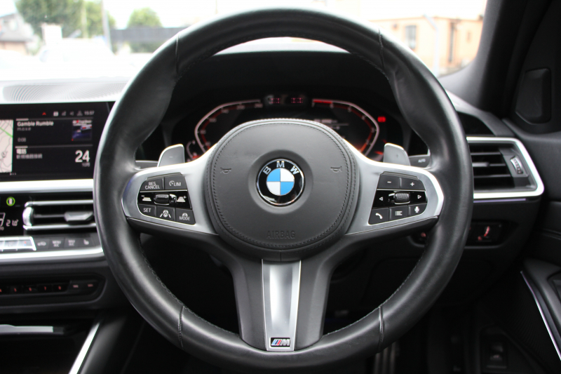 BMW 3シリーズ 320i Mｽﾎﾟｰﾂ ﾊｲﾗｲﾝ ｺﾝﾌｫｰﾄP 1ｵｰﾅ ﾋｰﾀｰ黒革 ﾗﾝﾊﾞｰｻﾎﾟｰﾄ ｵﾌﾟｼｮﾝ19AW 電動ﾄﾗﾝｸ Hifiｽﾋﾟｰｶｰ BMWﾗｲﾌﾞｺｯｸﾋﾟｯﾄ 置くだけ充電 LEDﾍｯﾄﾞﾗｲﾄ ｱﾝﾋﾞｴﾝﾄﾗｲﾄ 追従ACC ｽﾃｱﾘﾝｸﾞｻﾎﾟｰﾄ ｱｯﾌﾟﾙｶｰﾌﾟﾚｲ ﾀｯﾁ画面ﾅﾋﾞ2年保証