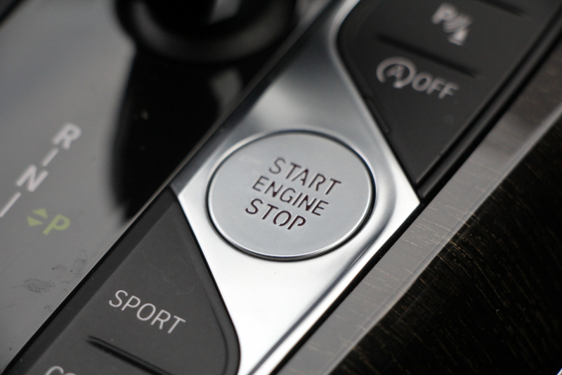 BMW 3シリーズ 320i Mｽﾎﾟｰﾂ ﾊｲﾗｲﾝ ｺﾝﾌｫｰﾄP 1ｵｰﾅ ﾋｰﾀｰ黒革 ﾗﾝﾊﾞｰｻﾎﾟｰﾄ ｵﾌﾟｼｮﾝ19AW 電動ﾄﾗﾝｸ Hifiｽﾋﾟｰｶｰ BMWﾗｲﾌﾞｺｯｸﾋﾟｯﾄ 置くだけ充電 LEDﾍｯﾄﾞﾗｲﾄ ｱﾝﾋﾞｴﾝﾄﾗｲﾄ 追従ACC ｽﾃｱﾘﾝｸﾞｻﾎﾟｰﾄ ｱｯﾌﾟﾙｶｰﾌﾟﾚｲ ﾀｯﾁ画面ﾅﾋﾞ2年保証