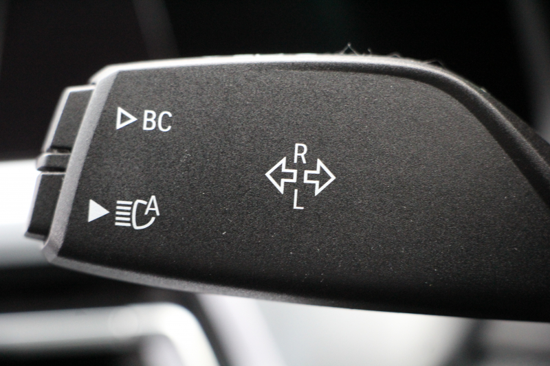 BMW 3シリーズ 320i Mｽﾎﾟｰﾂ ﾊｲﾗｲﾝ ｺﾝﾌｫｰﾄP 1ｵｰﾅ ﾋｰﾀｰ黒革 ﾗﾝﾊﾞｰｻﾎﾟｰﾄ ｵﾌﾟｼｮﾝ19AW 電動ﾄﾗﾝｸ Hifiｽﾋﾟｰｶｰ BMWﾗｲﾌﾞｺｯｸﾋﾟｯﾄ 置くだけ充電 LEDﾍｯﾄﾞﾗｲﾄ ｱﾝﾋﾞｴﾝﾄﾗｲﾄ 追従ACC ｽﾃｱﾘﾝｸﾞｻﾎﾟｰﾄ ｱｯﾌﾟﾙｶｰﾌﾟﾚｲ ﾀｯﾁ画面ﾅﾋﾞ2年保証