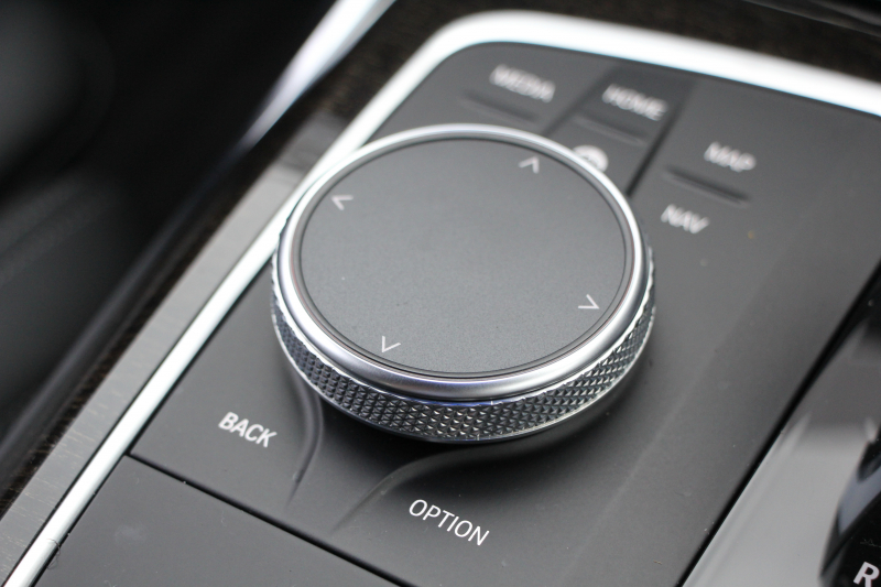 BMW 3シリーズ 320i Mｽﾎﾟｰﾂ ﾊｲﾗｲﾝ ｺﾝﾌｫｰﾄP 1ｵｰﾅ ﾋｰﾀｰ黒革 ﾗﾝﾊﾞｰｻﾎﾟｰﾄ ｵﾌﾟｼｮﾝ19AW 電動ﾄﾗﾝｸ Hifiｽﾋﾟｰｶｰ BMWﾗｲﾌﾞｺｯｸﾋﾟｯﾄ 置くだけ充電 LEDﾍｯﾄﾞﾗｲﾄ ｱﾝﾋﾞｴﾝﾄﾗｲﾄ 追従ACC ｽﾃｱﾘﾝｸﾞｻﾎﾟｰﾄ ｱｯﾌﾟﾙｶｰﾌﾟﾚｲ ﾀｯﾁ画面ﾅﾋﾞ2年保証