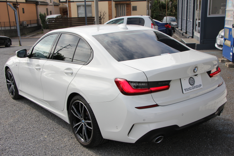BMW 3シリーズ 320i Mｽﾎﾟｰﾂ ﾃﾞﾋﾞｭｰ&ｲﾉﾍﾞｰｼｮﾝ&ｺﾝﾌｫｰﾄP ﾌﾞﾙｰｽﾃｯﾁ黒革 ﾚｰｻﾞｰLEDﾗｲﾄ HUD ｼﾞｪｽﾁｬｰｺﾝﾄﾛｰﾙ ﾌﾙｾｸﾞTV 19AW 電動ﾄﾗﾝｸ 追従ACC ｽﾃｱﾘﾝｸﾞｻﾎﾟｰﾄ ﾀｯﾁ画面HDDﾅﾋﾞApplecarplay対応 後退ｱｼｽﾄ ﾌﾞﾗｯｸｷﾄﾞﾆｰｸﾞﾘﾙ 2年保証