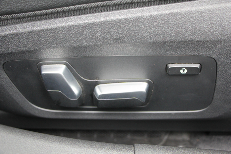 BMW 3シリーズ 320i Mｽﾎﾟｰﾂ ﾃﾞﾋﾞｭｰ&ｲﾉﾍﾞｰｼｮﾝ&ｺﾝﾌｫｰﾄP ﾌﾞﾙｰｽﾃｯﾁ黒革 ﾚｰｻﾞｰLEDﾗｲﾄ HUD ｼﾞｪｽﾁｬｰｺﾝﾄﾛｰﾙ ﾌﾙｾｸﾞTV 19AW 電動ﾄﾗﾝｸ 追従ACC ｽﾃｱﾘﾝｸﾞｻﾎﾟｰﾄ ﾀｯﾁ画面HDDﾅﾋﾞApplecarplay対応 後退ｱｼｽﾄ ﾌﾞﾗｯｸｷﾄﾞﾆｰｸﾞﾘﾙ 2年保証