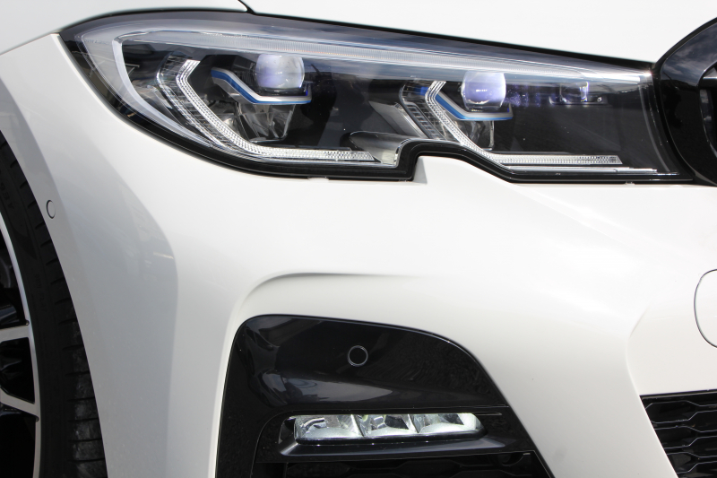 BMW 3シリーズ 320i Mｽﾎﾟｰﾂ ﾃﾞﾋﾞｭｰ&ｲﾉﾍﾞｰｼｮﾝ&ｺﾝﾌｫｰﾄP ﾌﾞﾙｰｽﾃｯﾁ黒革 ﾚｰｻﾞｰLEDﾗｲﾄ HUD ｼﾞｪｽﾁｬｰｺﾝﾄﾛｰﾙ ﾌﾙｾｸﾞTV 19AW 電動ﾄﾗﾝｸ 追従ACC ｽﾃｱﾘﾝｸﾞｻﾎﾟｰﾄ ﾀｯﾁ画面HDDﾅﾋﾞApplecarplay対応 後退ｱｼｽﾄ ﾌﾞﾗｯｸｷﾄﾞﾆｰｸﾞﾘﾙ 2年保証