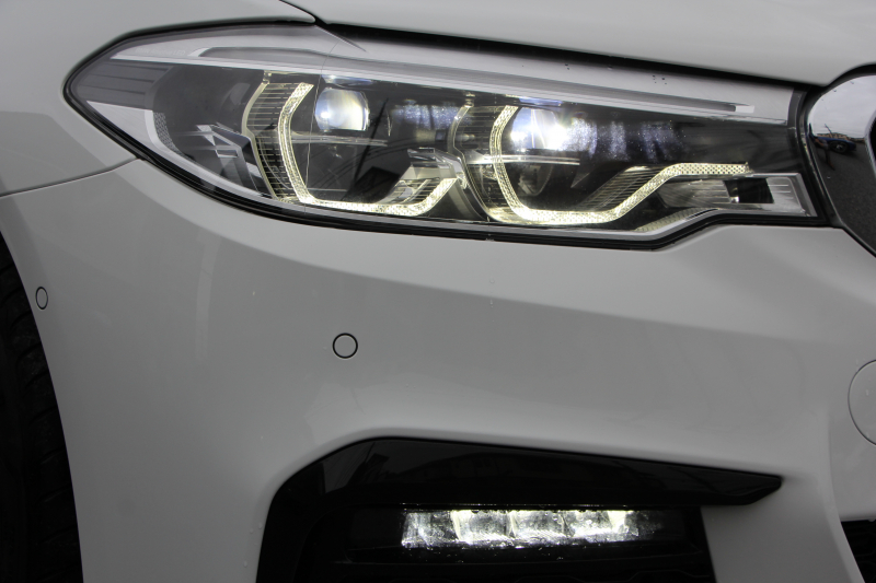 BMW 5シリーズ 523d Mｽﾎﾟｰﾂ ﾊｲﾗｲﾝ ｾﾚｸﾄ&ｱﾄﾞﾊﾞﾝｽﾊﾟｯｹｰｼﾞ変更後ﾓﾃﾞﾙ 1ｵﾅ ｻﾝﾙｰﾌ 全席ﾋｰﾀｰ黒革 ﾊｰﾏﾝｶｰﾄﾞﾝｻﾗｳﾝﾄﾞ4ｿﾞｰﾝｴｱｺﾝ 変更後液晶ﾒｰﾀｰ LEDﾍｯﾄﾞﾗｲﾄ ｵｰﾄﾊｲﾋﾞｰﾑ ﾀｯﾁ画面HDDﾅﾋﾞTV 360度ｶﾒﾗ 電動ﾄﾗﾝｸ 2年保証