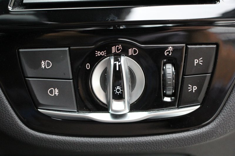 BMW 5シリーズ 523d Mｽﾎﾟｰﾂ ﾊｲﾗｲﾝ ｾﾚｸﾄ&ｱﾄﾞﾊﾞﾝｽﾊﾟｯｹｰｼﾞ変更後ﾓﾃﾞﾙ 1ｵﾅ ｻﾝﾙｰﾌ 全席ﾋｰﾀｰ黒革 ﾊｰﾏﾝｶｰﾄﾞﾝｻﾗｳﾝﾄﾞ4ｿﾞｰﾝｴｱｺﾝ 変更後液晶ﾒｰﾀｰ LEDﾍｯﾄﾞﾗｲﾄ ｵｰﾄﾊｲﾋﾞｰﾑ ﾀｯﾁ画面HDDﾅﾋﾞTV 360度ｶﾒﾗ 電動ﾄﾗﾝｸ 2年保証