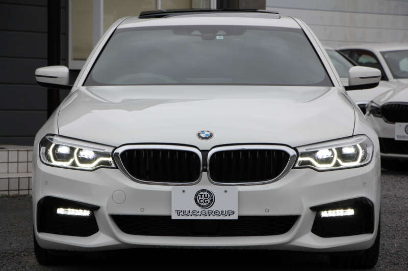 BMW 5シリーズ 523d Mｽﾎﾟｰﾂ ﾊｲﾗｲﾝ ｾﾚｸﾄ&ｱﾄﾞﾊﾞﾝｽﾊﾟｯｹｰｼﾞ変更後ﾓﾃﾞﾙ 1ｵﾅ ｻﾝﾙｰﾌ 全席ﾋｰﾀｰ黒革 ﾊｰﾏﾝｶｰﾄﾞﾝｻﾗｳﾝﾄﾞ4ｿﾞｰﾝｴｱｺﾝ 変更後液晶ﾒｰﾀｰ LEDﾍｯﾄﾞﾗｲﾄ ｵｰﾄﾊｲﾋﾞｰﾑ ﾀｯﾁ画面HDDﾅﾋﾞTV 360度ｶﾒﾗ 電動ﾄﾗﾝｸ 2年保証