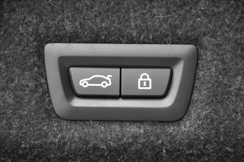 BMW 5シリーズ 523d Mｽﾎﾟｰﾂ ﾊｲﾗｲﾝ ｾﾚｸﾄ&ｱﾄﾞﾊﾞﾝｽﾊﾟｯｹｰｼﾞ変更後ﾓﾃﾞﾙ 1ｵﾅ ｻﾝﾙｰﾌ 全席ﾋｰﾀｰ黒革 ﾊｰﾏﾝｶｰﾄﾞﾝｻﾗｳﾝﾄﾞ4ｿﾞｰﾝｴｱｺﾝ 変更後液晶ﾒｰﾀｰ LEDﾍｯﾄﾞﾗｲﾄ ｵｰﾄﾊｲﾋﾞｰﾑ ﾀｯﾁ画面HDDﾅﾋﾞTV 360度ｶﾒﾗ 電動ﾄﾗﾝｸ 2年保証