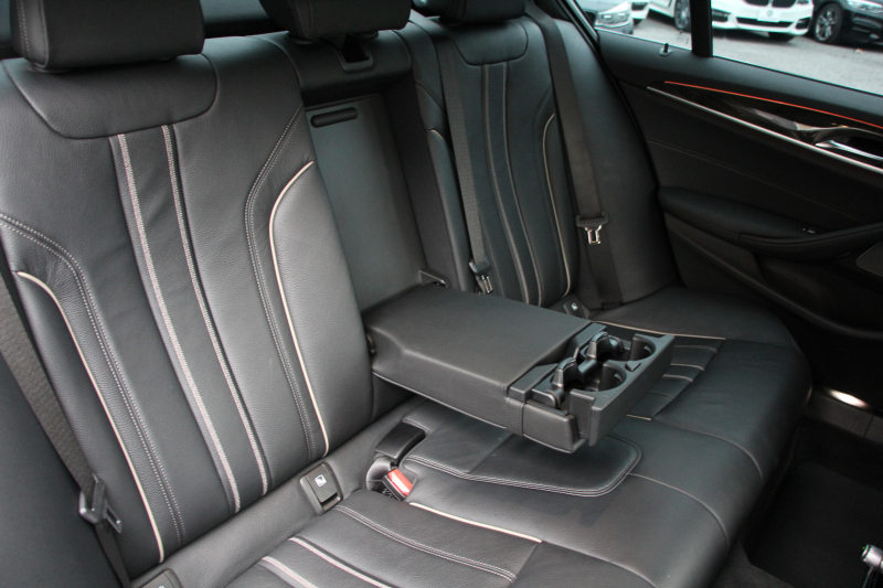BMW 5シリーズ 523d Mｽﾎﾟｰﾂ ﾊｲﾗｲﾝ ｾﾚｸﾄ&ｱﾄﾞﾊﾞﾝｽﾊﾟｯｹｰｼﾞ変更後ﾓﾃﾞﾙ 1ｵﾅ ｻﾝﾙｰﾌ 全席ﾋｰﾀｰ黒革 ﾊｰﾏﾝｶｰﾄﾞﾝｻﾗｳﾝﾄﾞ4ｿﾞｰﾝｴｱｺﾝ 変更後液晶ﾒｰﾀｰ LEDﾍｯﾄﾞﾗｲﾄ ｵｰﾄﾊｲﾋﾞｰﾑ ﾀｯﾁ画面HDDﾅﾋﾞTV 360度ｶﾒﾗ 電動ﾄﾗﾝｸ 2年保証