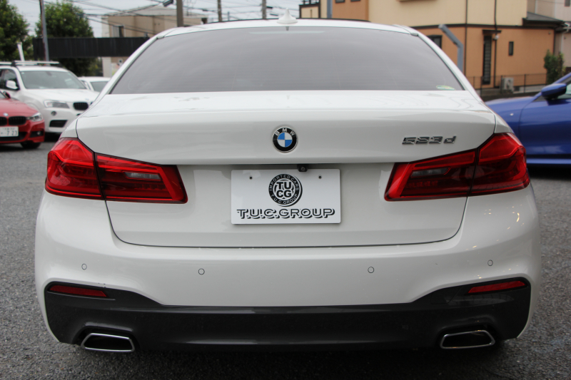 BMW 5シリーズ 523d Mｽﾎﾟｰﾂ ﾊｲﾗｲﾝ ｾﾚｸﾄ&ｱﾄﾞﾊﾞﾝｽﾊﾟｯｹｰｼﾞ変更後ﾓﾃﾞﾙ 1ｵﾅ ｻﾝﾙｰﾌ 全席ﾋｰﾀｰ黒革 ﾊｰﾏﾝｶｰﾄﾞﾝｻﾗｳﾝﾄﾞ4ｿﾞｰﾝｴｱｺﾝ 変更後液晶ﾒｰﾀｰ LEDﾍｯﾄﾞﾗｲﾄ ｵｰﾄﾊｲﾋﾞｰﾑ ﾀｯﾁ画面HDDﾅﾋﾞTV 360度ｶﾒﾗ 電動ﾄﾗﾝｸ 2年保証