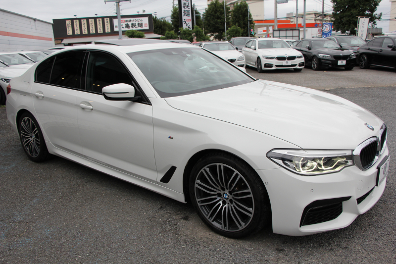 BMW 5シリーズ 523d Mｽﾎﾟｰﾂ ﾊｲﾗｲﾝ ｾﾚｸﾄ&ｱﾄﾞﾊﾞﾝｽﾊﾟｯｹｰｼﾞ変更後ﾓﾃﾞﾙ 1ｵﾅ ｻﾝﾙｰﾌ 全席ﾋｰﾀｰ黒革 ﾊｰﾏﾝｶｰﾄﾞﾝｻﾗｳﾝﾄﾞ4ｿﾞｰﾝｴｱｺﾝ 変更後液晶ﾒｰﾀｰ LEDﾍｯﾄﾞﾗｲﾄ ｵｰﾄﾊｲﾋﾞｰﾑ ﾀｯﾁ画面HDDﾅﾋﾞTV 360度ｶﾒﾗ 電動ﾄﾗﾝｸ 2年保証