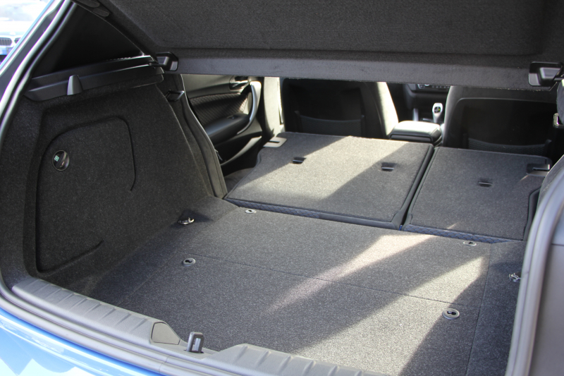 BMW 1シリーズ M135i 直6ﾀｰﾎﾞ320馬力 1ｵ-ﾅ 衝突軽減ﾌﾞﾚｰｷ 車線逸脱警告 歩行者警告 ｸﾙｺﾝ ﾌﾙｾｸﾞTV Bｶﾒﾗ ｱﾀﾞﾌﾟﾃｨﾌﾞMｻｽ ﾀｯﾁﾊﾟｯﾄﾞ対応HDDﾅﾋﾞ専用ｴｱﾛ 18AW&ﾌﾞﾚｰｷ 左右独立ｵｰﾄｴｱｺﾝ ﾊﾟﾄﾞﾙｼﾌﾄ 2年保証