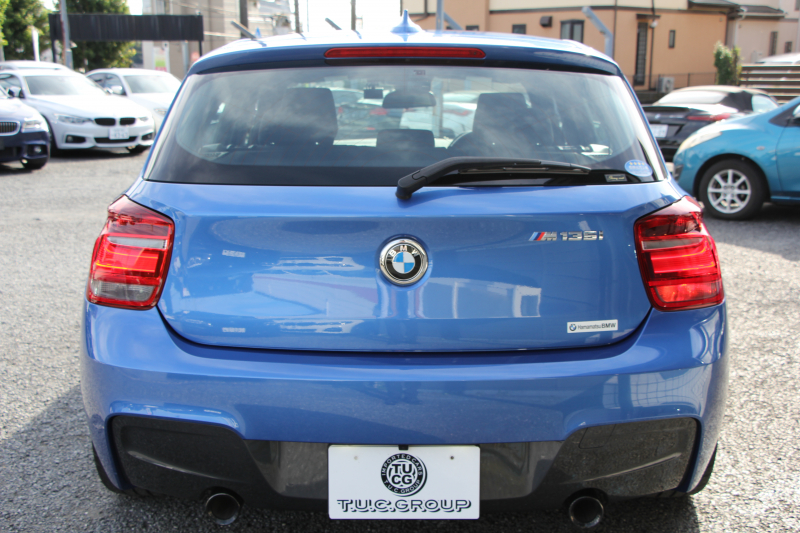 BMW 1シリーズ M135i 直6ﾀｰﾎﾞ320馬力 1ｵ-ﾅ 衝突軽減ﾌﾞﾚｰｷ 車線逸脱警告 歩行者警告 ｸﾙｺﾝ ﾌﾙｾｸﾞTV Bｶﾒﾗ ｱﾀﾞﾌﾟﾃｨﾌﾞMｻｽ ﾀｯﾁﾊﾟｯﾄﾞ対応HDDﾅﾋﾞ専用ｴｱﾛ 18AW&ﾌﾞﾚｰｷ 左右独立ｵｰﾄｴｱｺﾝ ﾊﾟﾄﾞﾙｼﾌﾄ 2年保証