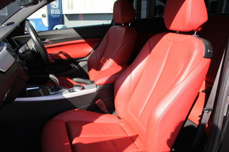 BMW 2シリーズ M240i ｸｰﾍﾟ後期 ﾌｪｲｽﾘﾌﾄ後 ﾋｰﾀｰ赤革 直6ﾀｰﾎﾞ340馬力 B58新ｴﾝｼﾞﾝ ｱﾀﾞﾌﾟﾃｨﾌﾞMｻｽ 追従ACC LEDﾍｯﾄﾞﾗｲﾄ&ﾃｰﾙ ﾀｯﾁ画面HDDﾅﾋﾞPｱｼｽﾄ 衝突軽減ﾌﾞﾚｰｷ 車線逸脱警告 歩行者警告 ﾊﾟﾄﾞﾙｼﾌﾄ ｽﾏｰﾄｷｰ 専用18AW&ﾌﾞﾚｰｷ 2年保証