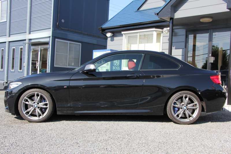 BMW 2シリーズ M240i ｸｰﾍﾟ後期 ﾌｪｲｽﾘﾌﾄ後 ﾋｰﾀｰ赤革 直6ﾀｰﾎﾞ340馬力 B58新ｴﾝｼﾞﾝ ｱﾀﾞﾌﾟﾃｨﾌﾞMｻｽ 追従ACC LEDﾍｯﾄﾞﾗｲﾄ&ﾃｰﾙ ﾀｯﾁ画面HDDﾅﾋﾞPｱｼｽﾄ 衝突軽減ﾌﾞﾚｰｷ 車線逸脱警告 歩行者警告 ﾊﾟﾄﾞﾙｼﾌﾄ ｽﾏｰﾄｷｰ 専用18AW&ﾌﾞﾚｰｷ 2年保証