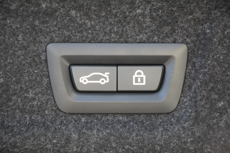 BMW 3シリーズ 320d Xdrive Mｽﾎﾟｰﾂ ﾃﾞﾋﾞｭｰP 専用ﾌﾞﾙｰｽﾃｯﾁ黒革 ｼｰﾄﾋｰﾀｰ 19AW 360度ｶﾒﾗ ｺﾝﾌｫｰﾄP 電動ﾄﾗﾝｸ 追従ACC ｽﾃｱﾘﾝｸﾞｻﾎﾟｰﾄ LEDﾍｯﾄﾞﾗｲﾄ ｵｰﾄﾊｲﾋﾞｰﾑ ﾌﾙｾｸﾞTV Applecarplay対応 BMW ﾗｲﾌﾞｺｯｸﾋﾟｯﾄﾞHi-fiｽﾋﾟｰｶｰ 2年保証