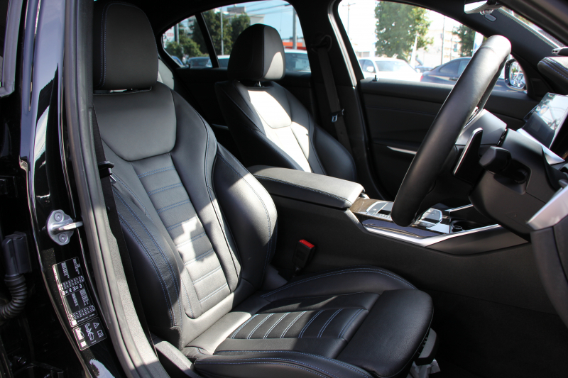 BMW 3シリーズ 320d Xdrive Mｽﾎﾟｰﾂ ﾃﾞﾋﾞｭｰP 専用ﾌﾞﾙｰｽﾃｯﾁ黒革 ｼｰﾄﾋｰﾀｰ 19AW 360度ｶﾒﾗ ｺﾝﾌｫｰﾄP 電動ﾄﾗﾝｸ 追従ACC ｽﾃｱﾘﾝｸﾞｻﾎﾟｰﾄ LEDﾍｯﾄﾞﾗｲﾄ ｵｰﾄﾊｲﾋﾞｰﾑ ﾌﾙｾｸﾞTV Applecarplay対応 BMW ﾗｲﾌﾞｺｯｸﾋﾟｯﾄﾞHi-fiｽﾋﾟｰｶｰ 2年保証