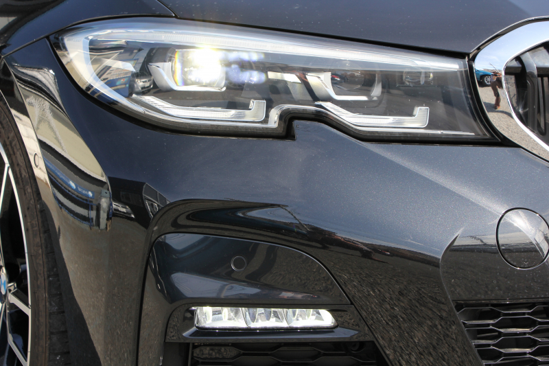 BMW 3シリーズ 320d Xdrive Mｽﾎﾟｰﾂ ﾃﾞﾋﾞｭｰP 専用ﾌﾞﾙｰｽﾃｯﾁ黒革 ｼｰﾄﾋｰﾀｰ 19AW 360度ｶﾒﾗ ｺﾝﾌｫｰﾄP 電動ﾄﾗﾝｸ 追従ACC ｽﾃｱﾘﾝｸﾞｻﾎﾟｰﾄ LEDﾍｯﾄﾞﾗｲﾄ ｵｰﾄﾊｲﾋﾞｰﾑ ﾌﾙｾｸﾞTV Applecarplay対応 BMW ﾗｲﾌﾞｺｯｸﾋﾟｯﾄﾞHi-fiｽﾋﾟｰｶｰ 2年保証