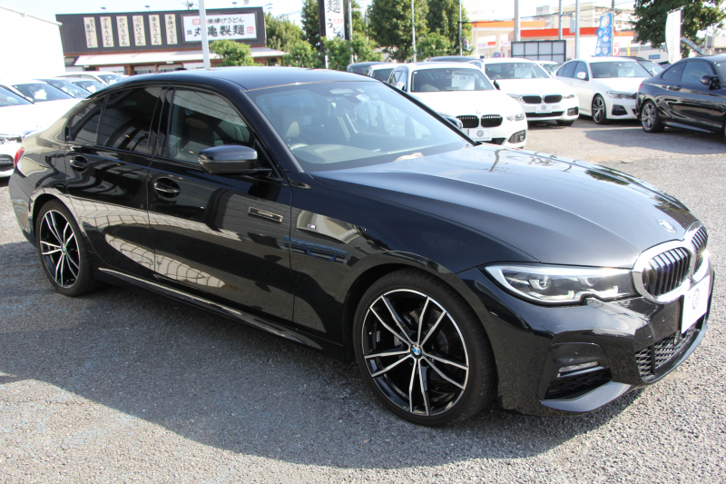 BMW 3シリーズ 320d Xdrive Mｽﾎﾟｰﾂ ﾃﾞﾋﾞｭｰP 専用ﾌﾞﾙｰｽﾃｯﾁ黒革 ｼｰﾄﾋｰﾀｰ 19AW 360度ｶﾒﾗ ｺﾝﾌｫｰﾄP 電動ﾄﾗﾝｸ 追従ACC ｽﾃｱﾘﾝｸﾞｻﾎﾟｰﾄ LEDﾍｯﾄﾞﾗｲﾄ ｵｰﾄﾊｲﾋﾞｰﾑ ﾌﾙｾｸﾞTV Applecarplay対応 BMW ﾗｲﾌﾞｺｯｸﾋﾟｯﾄﾞHi-fiｽﾋﾟｰｶｰ 2年保証