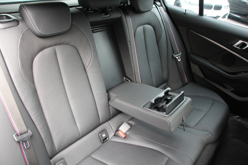 BMW 1シリーズ M135i Xdrive ﾋﾞｼﾞｮﾝP【5/22迄限定掲載】4WD 1ｵﾅ 306馬力 受注生産OPﾌﾞﾗｯｸﾚｻﾞｰ Mｽﾎﾟｰﾂｼｰﾄ HUD ｱﾀﾞﾌﾟﾃｨﾌﾞLEDﾍｯﾄﾞﾗｲﾄ ｵｰﾄﾊｲﾋﾞ-ﾑ ｱﾀﾞﾌﾟﾃｨﾌﾞｻｽ Mｼｰﾄﾍﾞﾙﾄ ｺﾝﾌｫｰﾄP ﾗｲﾌﾞｺｯｸﾋﾟｯﾄ 追ACC 電動ﾄﾗﾝｸ ｶｰﾌﾟﾚｲ Pｱｼｽﾄ 2年保証