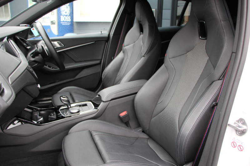 BMW 1シリーズ M135i Xdrive ﾋﾞｼﾞｮﾝP【5/22迄限定掲載】4WD 1ｵﾅ 306馬力 受注生産OPﾌﾞﾗｯｸﾚｻﾞｰ Mｽﾎﾟｰﾂｼｰﾄ HUD ｱﾀﾞﾌﾟﾃｨﾌﾞLEDﾍｯﾄﾞﾗｲﾄ ｵｰﾄﾊｲﾋﾞ-ﾑ ｱﾀﾞﾌﾟﾃｨﾌﾞｻｽ Mｼｰﾄﾍﾞﾙﾄ ｺﾝﾌｫｰﾄP ﾗｲﾌﾞｺｯｸﾋﾟｯﾄ 追ACC 電動ﾄﾗﾝｸ ｶｰﾌﾟﾚｲ Pｱｼｽﾄ 2年保証