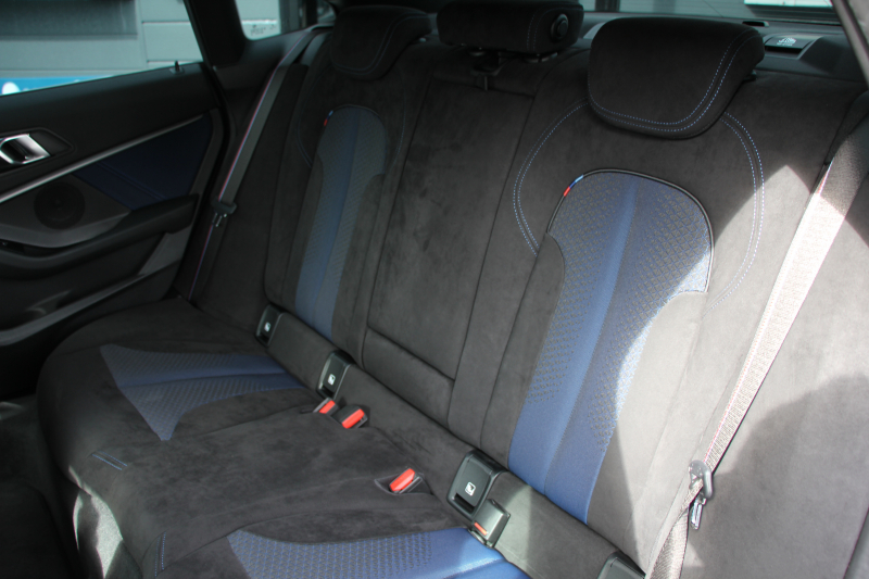 BMW 2シリーズ M235i Xdrive ｸﾞﾗﾝｸｰﾍﾟﾃﾞﾋﾞｭｰP 4WD 1ｵ-ﾅ 306馬力 ｱﾀﾞﾌﾟﾃｨﾌﾞMｻｽ Mｽﾎﾟｰﾂｼｰﾄ Mｼｰﾄﾍﾞﾙﾄ Mｽﾎﾟｰﾂﾌﾞﾚｰｷ 追従ACC 後退ｱｼｽﾄ LEDﾍｯﾄﾞﾗｲﾄ 専用18AW Applecarplay対応 HDDﾅﾋﾞPｱｼｽﾄ BMWﾗｲﾌﾞｺｯｸﾋﾟｯﾄ 2年保証