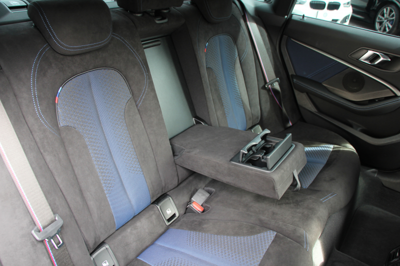 BMW 2シリーズ M235i Xdrive ｸﾞﾗﾝｸｰﾍﾟﾃﾞﾋﾞｭｰP 4WD 1ｵ-ﾅ 306馬力 ｱﾀﾞﾌﾟﾃｨﾌﾞMｻｽ Mｽﾎﾟｰﾂｼｰﾄ Mｼｰﾄﾍﾞﾙﾄ Mｽﾎﾟｰﾂﾌﾞﾚｰｷ 追従ACC 後退ｱｼｽﾄ LEDﾍｯﾄﾞﾗｲﾄ 専用18AW Applecarplay対応 HDDﾅﾋﾞPｱｼｽﾄ BMWﾗｲﾌﾞｺｯｸﾋﾟｯﾄ 2年保証