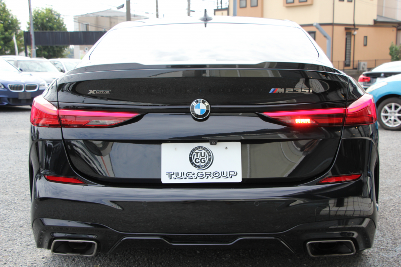 BMW 2シリーズ M235i Xdrive ｸﾞﾗﾝｸｰﾍﾟﾃﾞﾋﾞｭｰP 4WD 1ｵ-ﾅ 306馬力 ｱﾀﾞﾌﾟﾃｨﾌﾞMｻｽ Mｽﾎﾟｰﾂｼｰﾄ Mｼｰﾄﾍﾞﾙﾄ Mｽﾎﾟｰﾂﾌﾞﾚｰｷ 追従ACC 後退ｱｼｽﾄ LEDﾍｯﾄﾞﾗｲﾄ 専用18AW Applecarplay対応 HDDﾅﾋﾞPｱｼｽﾄ BMWﾗｲﾌﾞｺｯｸﾋﾟｯﾄ 2年保証